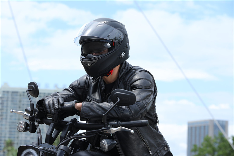 摔車(chē)時(shí)，論一個(gè)好頭盔的重要性